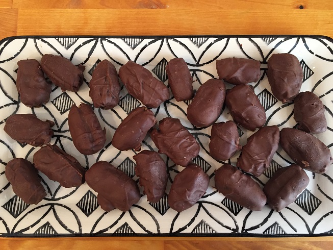 datteri-ripieni-di-noci-e-cioccolato-1