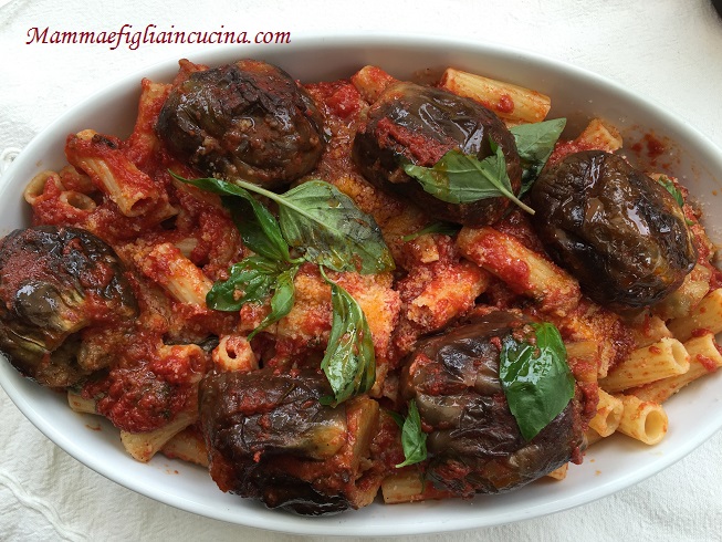 Pasta-con-melanzanine-ripiene