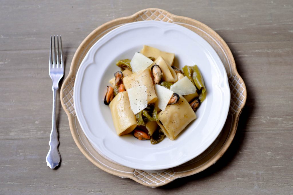 paccheri-cozze-pecorino-peperoncini-verdi